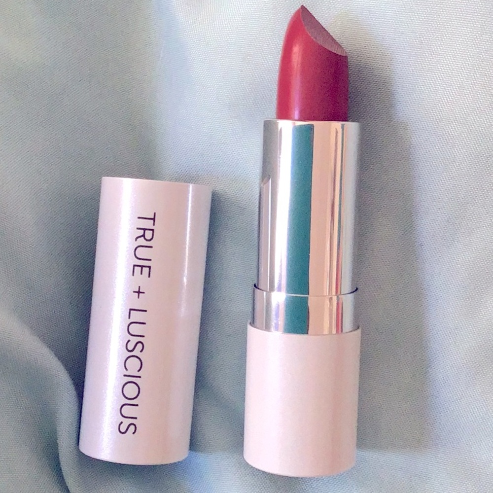True + Luscious Super Moisture Lipstick BNIB!!!